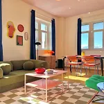 La Belle Breisach - Pop Et Arty - Near Colmar Apartment *